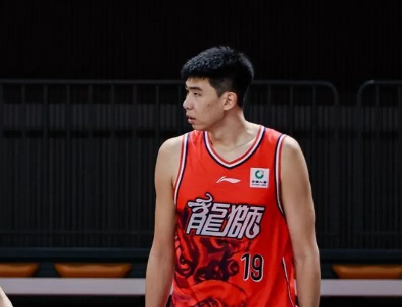 开云体育公司-给机会就爆！徐昕轰24分14板统治加时赛，低位蜕变，杜锋真不会用